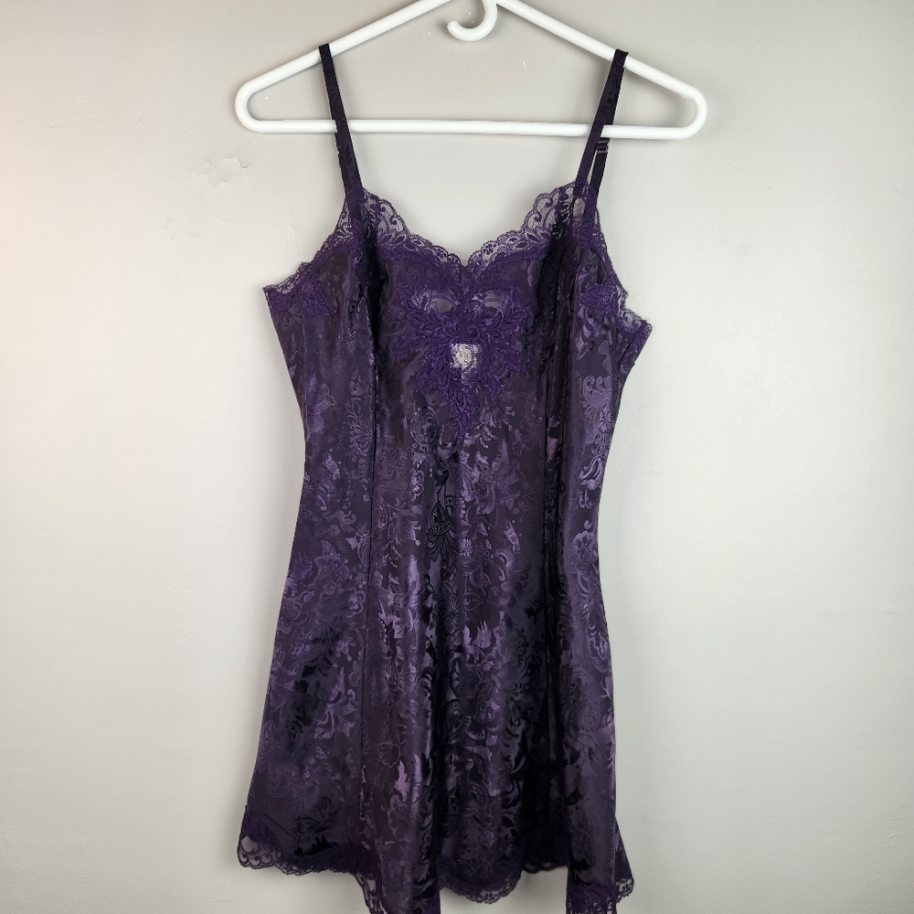 Victoria's Secret Gold Label purple satin Floral Paisley Jacquard Chemise Medium